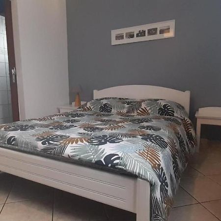 Chambre D'Hote Magdeleine Le Guillaume Luaran gambar