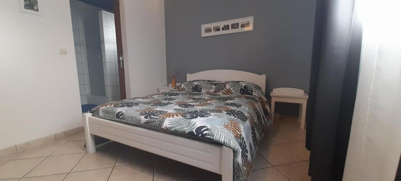 Chambre D'Hote Magdeleine Le Guillaume Luaran gambar